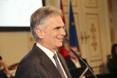 Verleihung des Großen Ehrenzeichens der Republik Österreich an Wolfgang Ambros in Wien