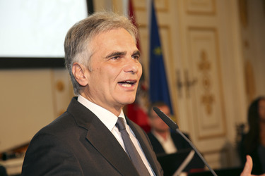 Verleihung des Großen Ehrenzeichens der Republik Österreich an Wolfgang Ambros in Wien
