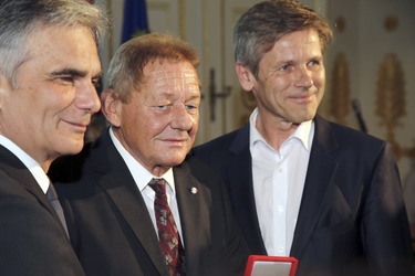 Verleihung des Großen Ehrenzeichens der Republik Österreich an Wolfgang Ambros in Wien