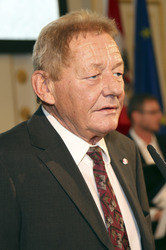 Verleihung des Großen Ehrenzeichens der Republik Österreich an Wolfgang Ambros in Wien