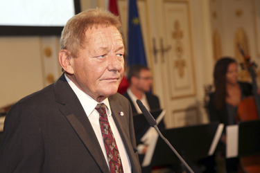Verleihung des Großen Ehrenzeichens der Republik Österreich an Wolfgang Ambros in Wien