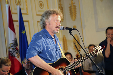 Verleihung des Großen Ehrenzeichens der Republik Österreich an Wolfgang Ambros in Wien