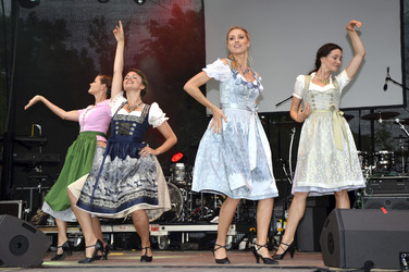 Angermaier Trachtenmodenschau in München