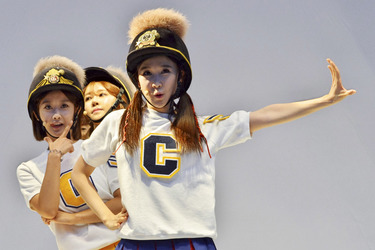 Auftritt von Crayon Pop Perform in Kawasaki