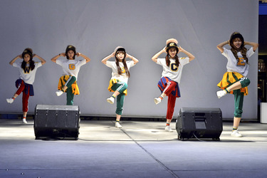 Way, Geummi, Soyul, Choa, Ellin (Crayon Pop)