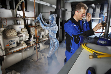 WORKING ART: Kälteanlagenbauer / Refrigeration Technician Bodypainting