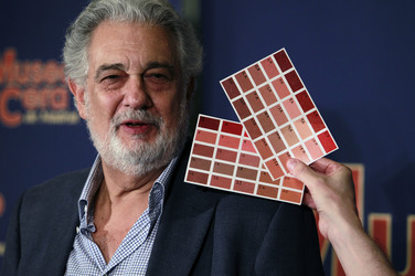 Maßnehmen von Placido Domingo im Wachsmuseum von Madrid
