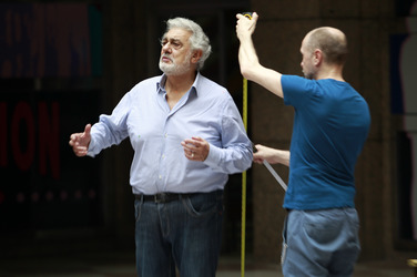 Maßnehmen von Placido Domingo im Wachsmuseum von Madrid
