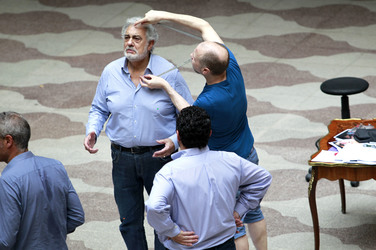 Maßnehmen von Placido Domingo im Wachsmuseum von Madrid