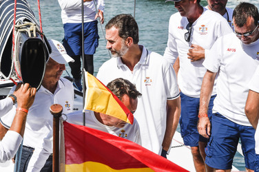 Felipe VI. von Spanien besucht die Aifos Crew in Palma de Mallorca