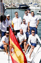 Felipe VI. von Spanien besucht die Aifos Crew in Palma de Mallorca
