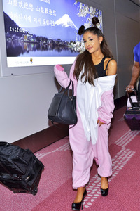 Ariana Grande arrives in Tokyo