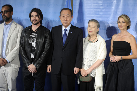 Suroosh Alvi,Juanes, Ban Ki-moon mit Gattin Yoo Soon-taek, Amy Robach