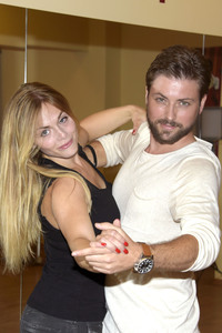 Felix von Jascheroff und Partnerin Lisa Steiner trainieren für 'Stepping Out' in Berlin