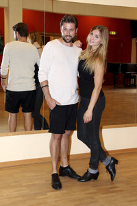 Felix von Jascheroff und Partnerin Lisa Steiner trainieren für 'Stepping Out' in Berlin