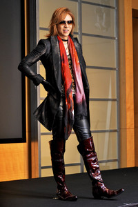 Pressekonferenz mi Yoshiki in Tokio