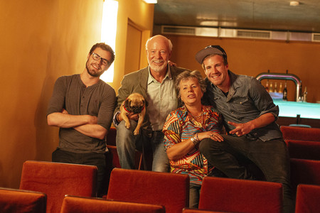 Preview zur WDR Comedy-Serie 'Die Mockridges - Eine Knallerfamilie