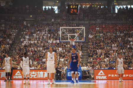 Basketball EM-Testspiel Deutschland gegen Frankreich in Köln