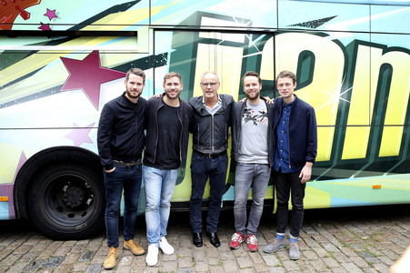 Übergabe vom NestWerk e.V. Jamliner Musikbus an Hamburger Jugendliche
