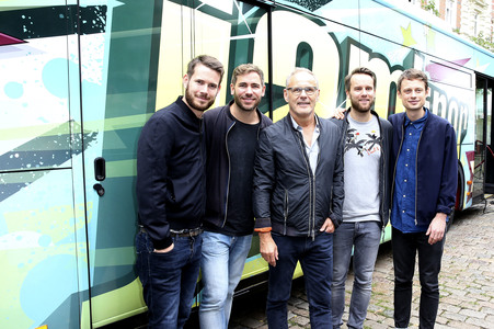Übergabe vom NestWerk e.V. Jamliner Musikbus an Hamburger Jugendliche