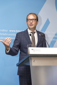 Pressekonferenz vom Alexander Dobrindt in Frankfurt