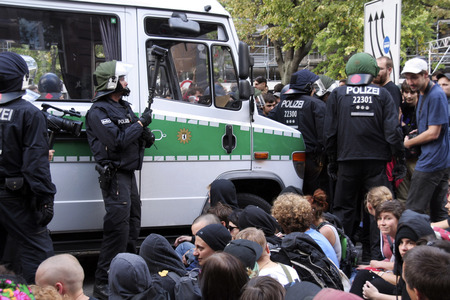 Demo gegen den Marsch für das Leben in Berlin