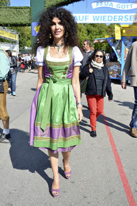 Damen-Wiesn 2015 von Unternehmerin Regine Sixt auf dem Oktoberfest in München