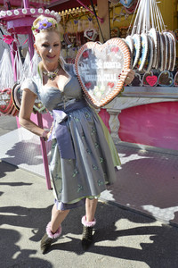 Damen-Wiesn 2015 von Unternehmerin Regine Sixt auf dem Oktoberfest in München