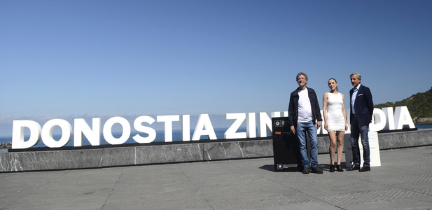 'Eva no duerme' Photocall, San Sebastian Film Festival 2015