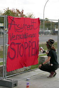 'Refugees Welcome - Solidarität muss praktisch werden!' Demo