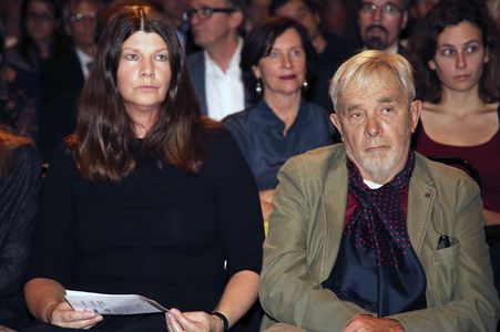 Ausstellungseröffnung 'Feiert das Leben! Zehn Lebensmasken werden zu Kunst' in Wien