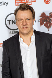 Premiere der Mini-Serie 'Weinberg' in Köln
