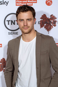Premiere der Mini-Serie 'Weinberg' in Köln