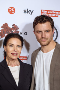Premiere der Mini-Serie 'Weinberg' in Köln