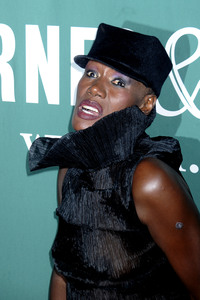 Grace Jones präsentiert ihre Autobiografie in New York