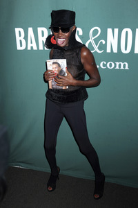 Grace Jones präsentiert ihre Autobiografie in New York