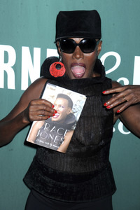 Grace Jones präsentiert ihre Autobiografie in New York