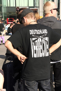 Protest gegen rechte Demo in Berlin
