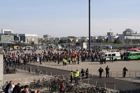Protest gegen rechte Demo in Berlin