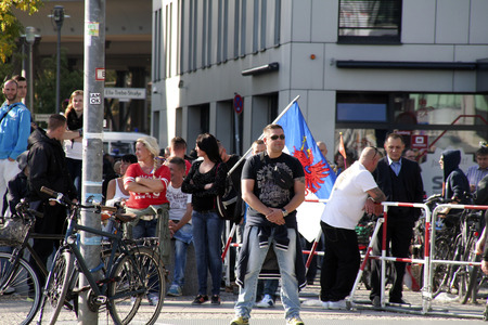 Rechte Gruppen feiern Wiedervereinigung
