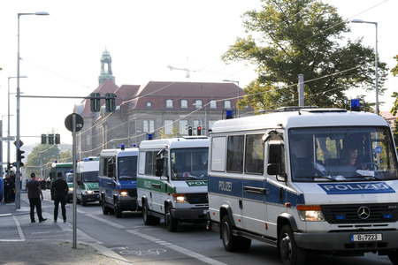 Rechte Gruppen feiern Wiedervereinigung