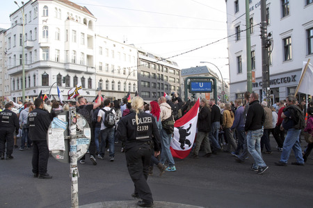 Rechte Gruppen feiern Wiedervereinigung