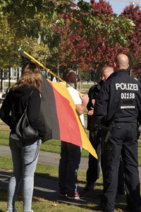 Nicht erlaubter Protest vor dem Kanzleramt in Berlin