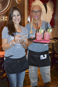 Pinktober Charity 'Server For A Day' in München