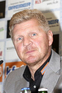 Pressekonferenz SC Paderborn mit Stefan Effenberg
