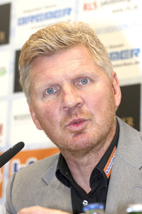 Pressekonferenz SC Paderborn mit Stefan Effenberg