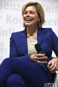 Julia Klöckner Buchpräsentation auf der Frankfurter Buchmesse