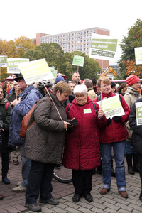'Moabit hilft' Protest in Berlin