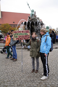 'Moabit hilft' Protest in Berlin