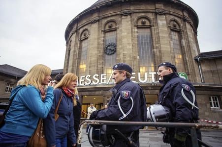 Birlikte Kundgebung gegen HoGeSa in Köln